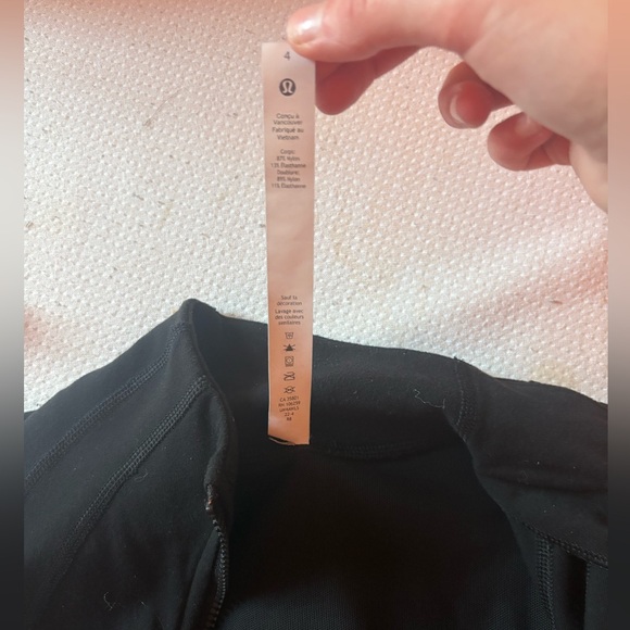 Black lululemon define jacket (full length) - Picture 4 of 4